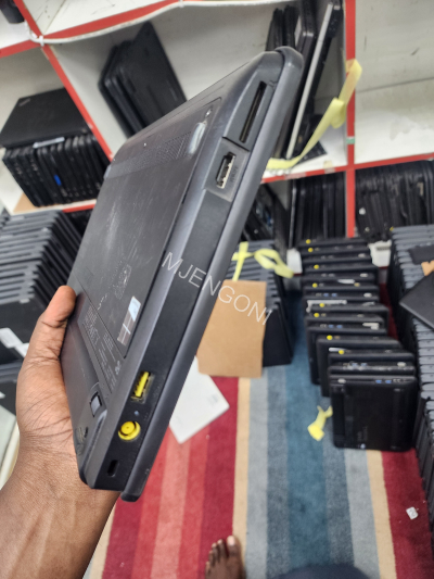 Lenovo x131 photo 3